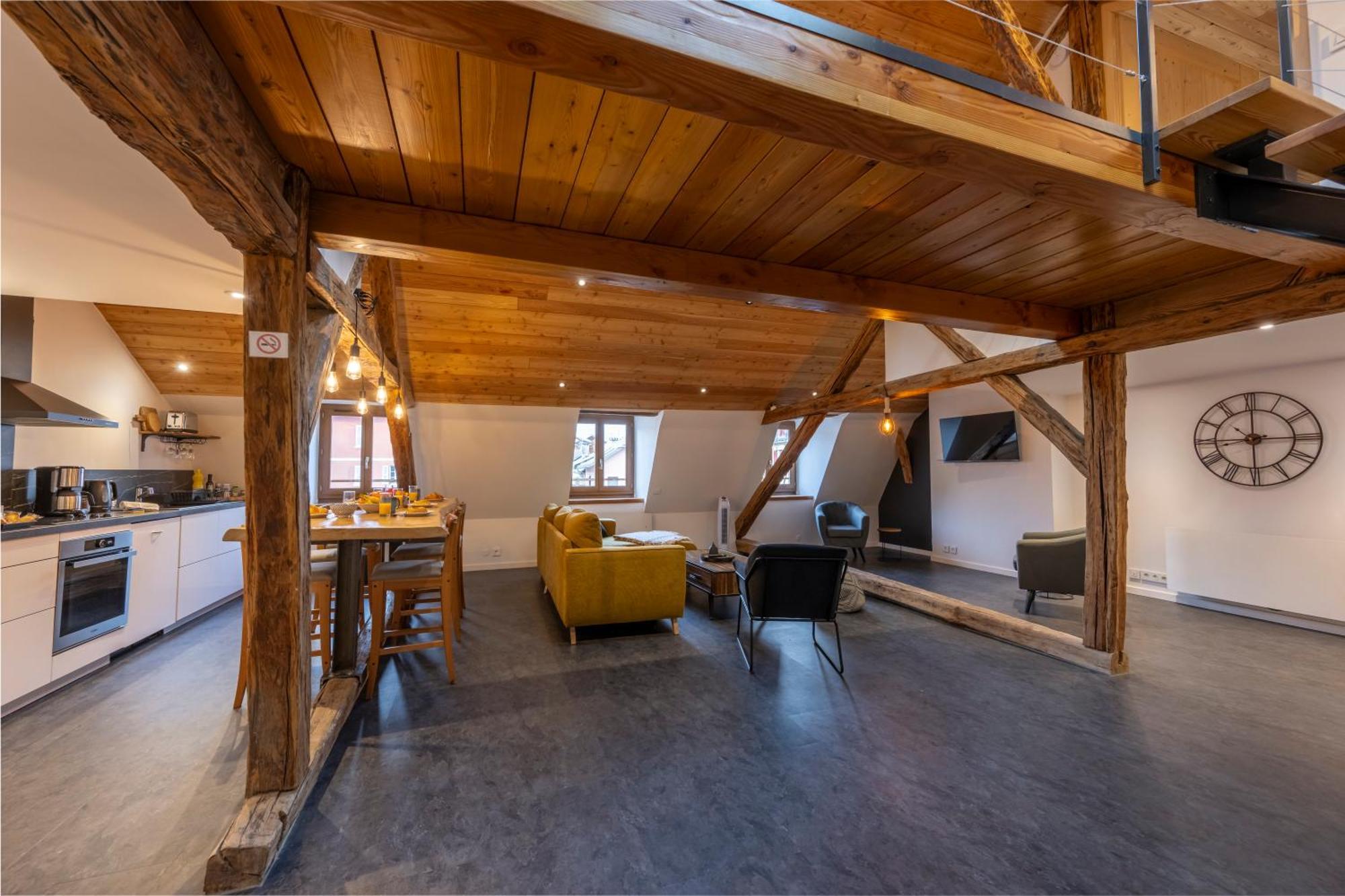 Superbe Loft - Situ Sur La Place Centrale 巴斯洛内特 外观 照片
