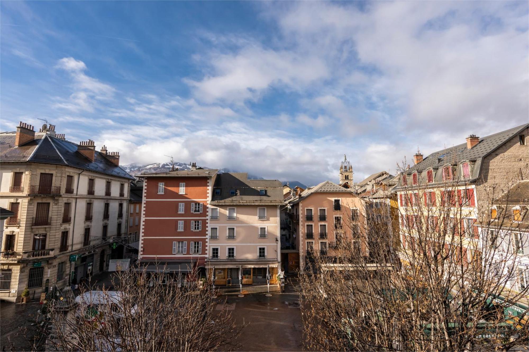 Superbe Loft - Situ Sur La Place Centrale 巴斯洛内特 外观 照片