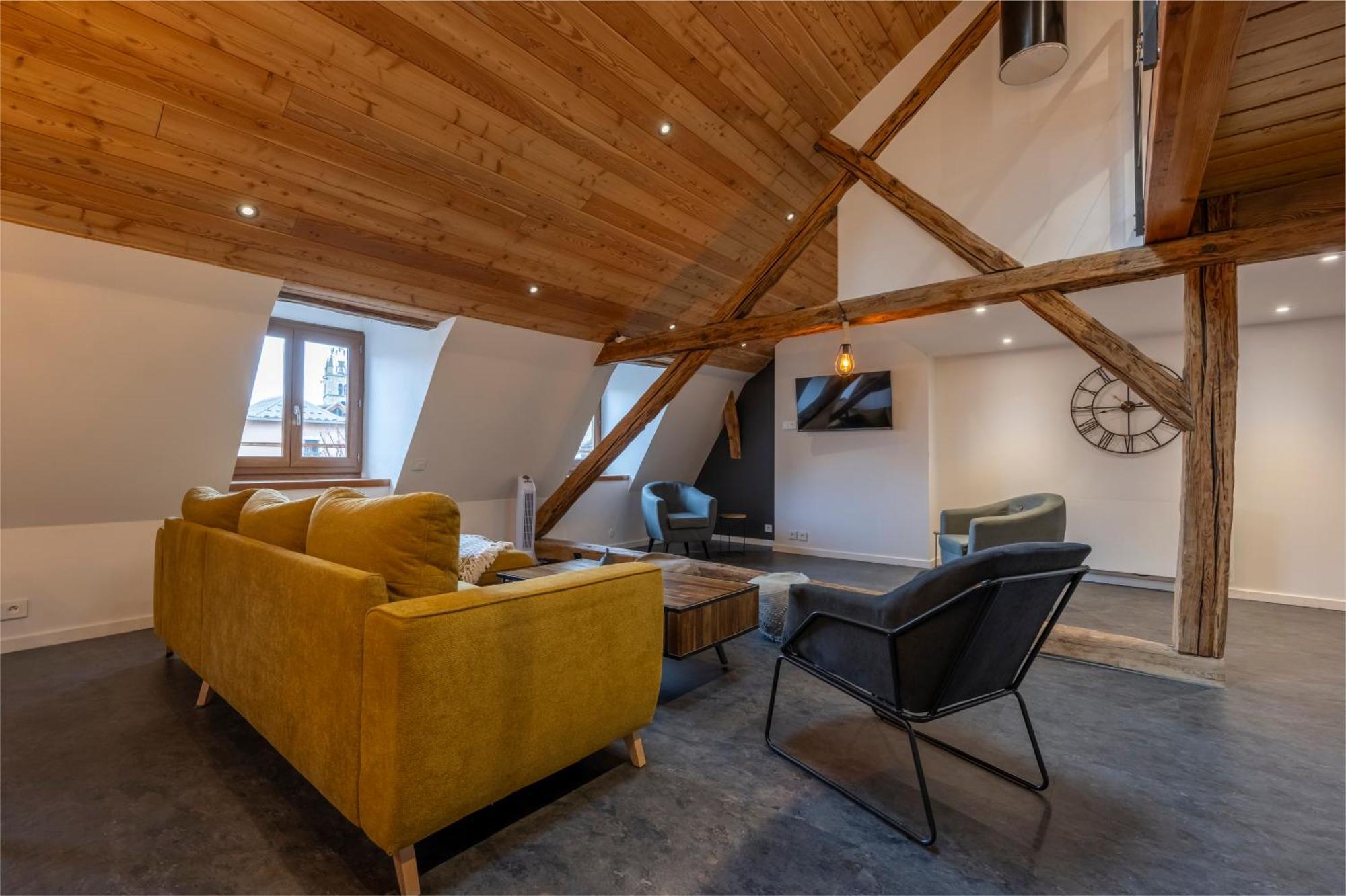 Superbe Loft - Situ Sur La Place Centrale 巴斯洛内特 外观 照片