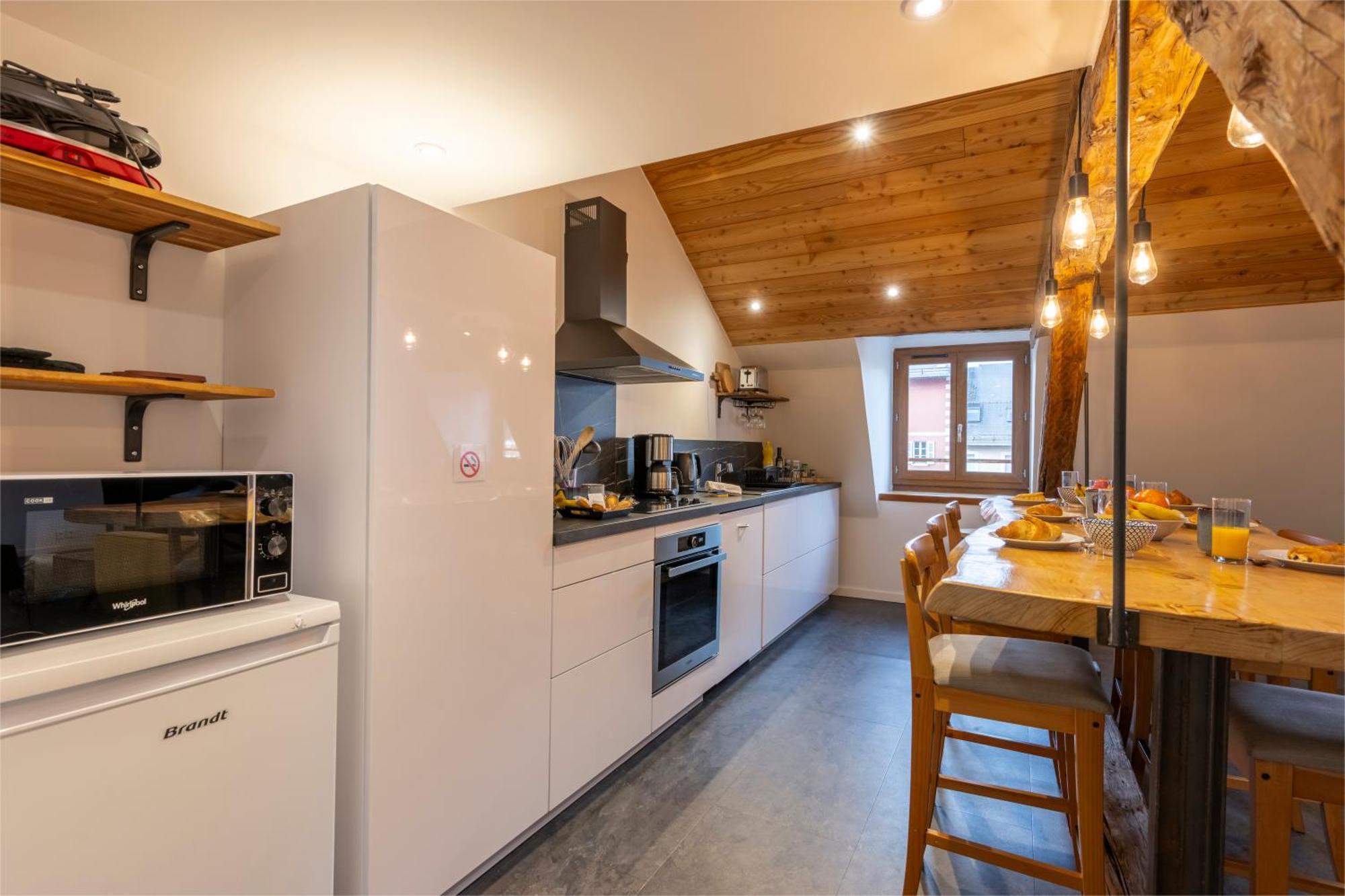 Superbe Loft - Situ Sur La Place Centrale 巴斯洛内特 外观 照片